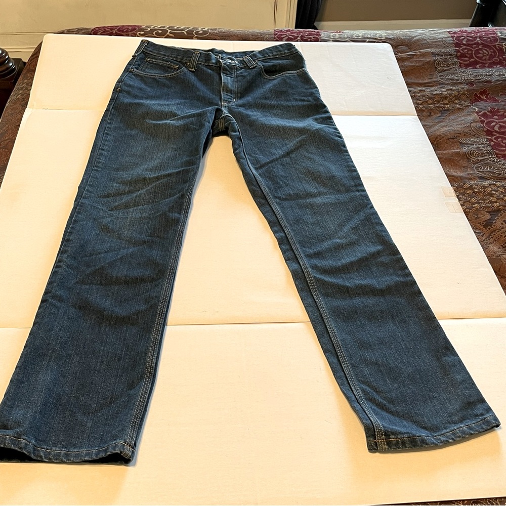 Carhartt Traditional Fit 33 x 32 men's denim jeans great condition work pants